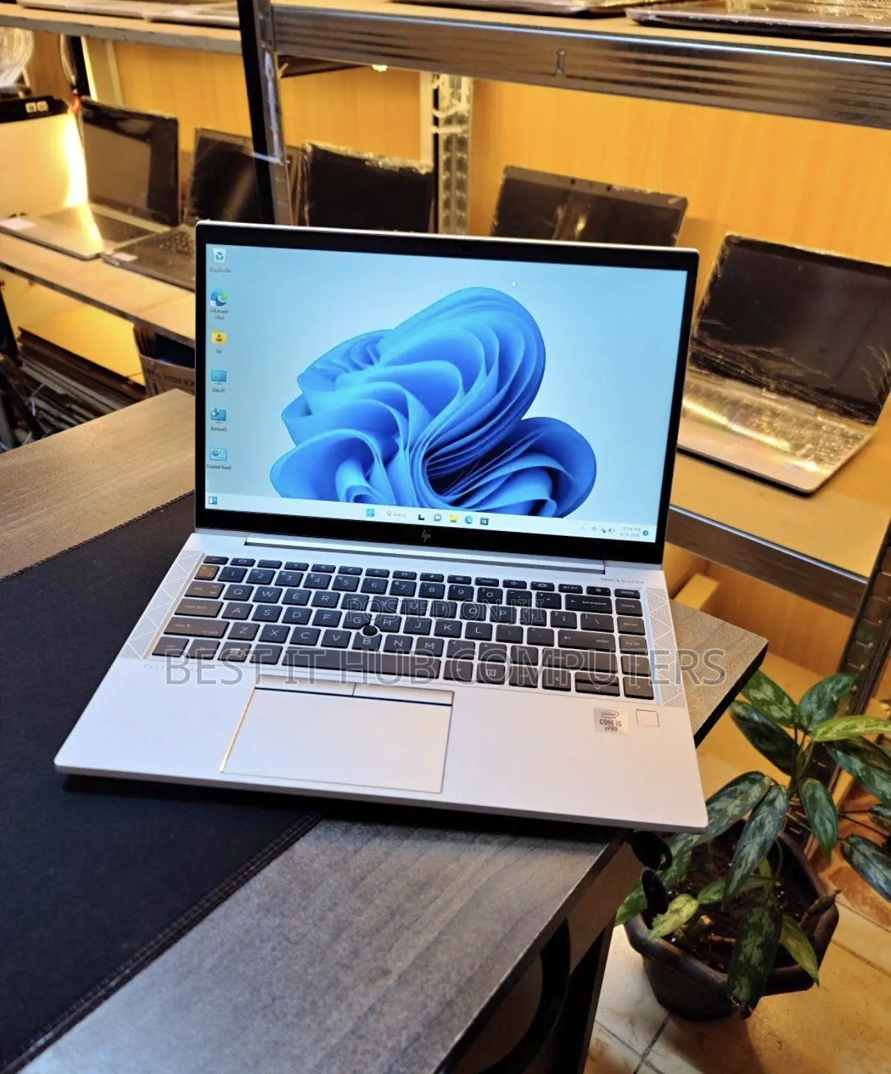 Laptop HP EliteBook 840 G10 16GB Intel Core i7 SSD 512GB