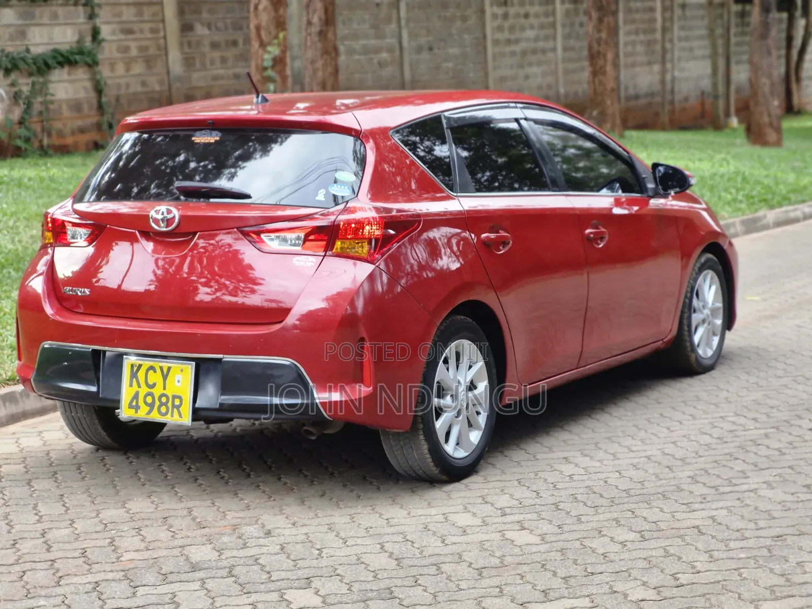 Toyota Auris 2014 Red