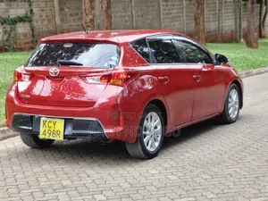 Toyota Auris 2014 Red