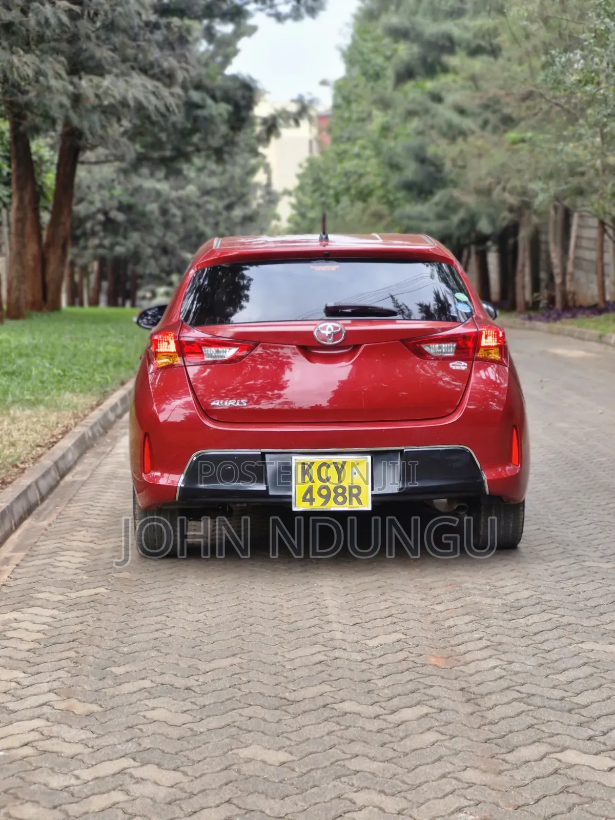 Toyota Auris 2014 Red