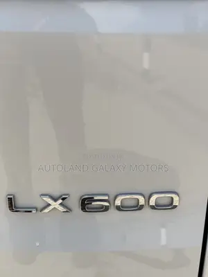 Lexus LX 600 2022 White