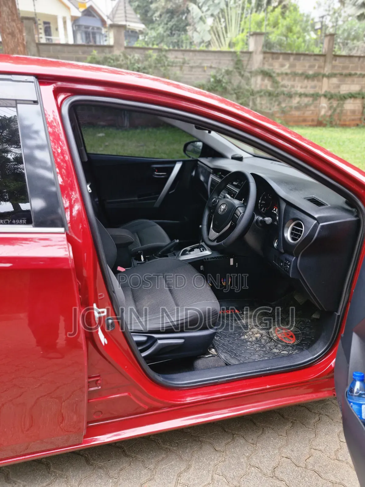 Toyota Auris 2014 Red