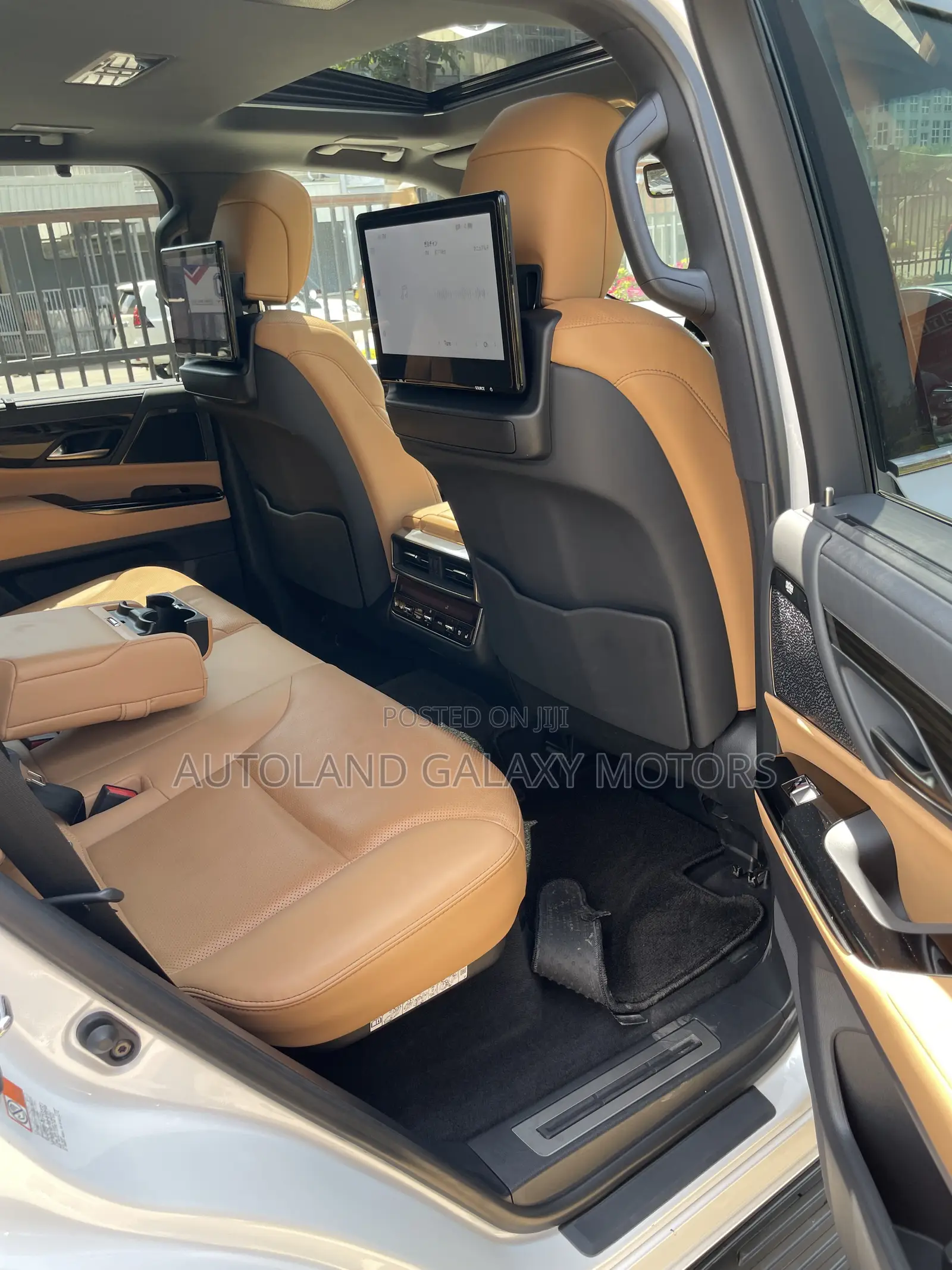 Lexus LX 600 2022 White