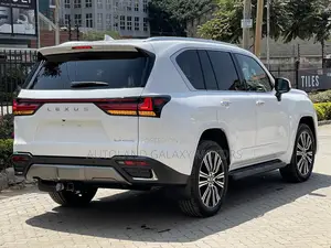 Lexus LX 600 2022 White
