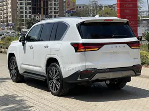Lexus LX 600 2022 White