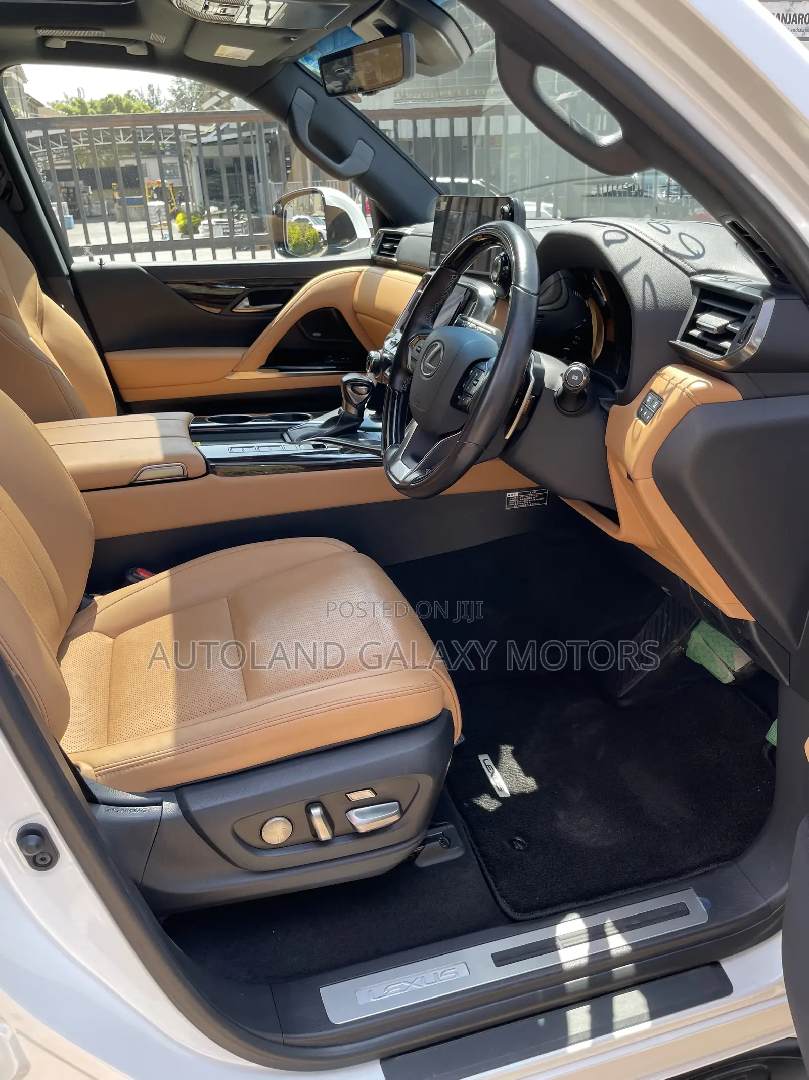 Lexus LX 600 2022 White