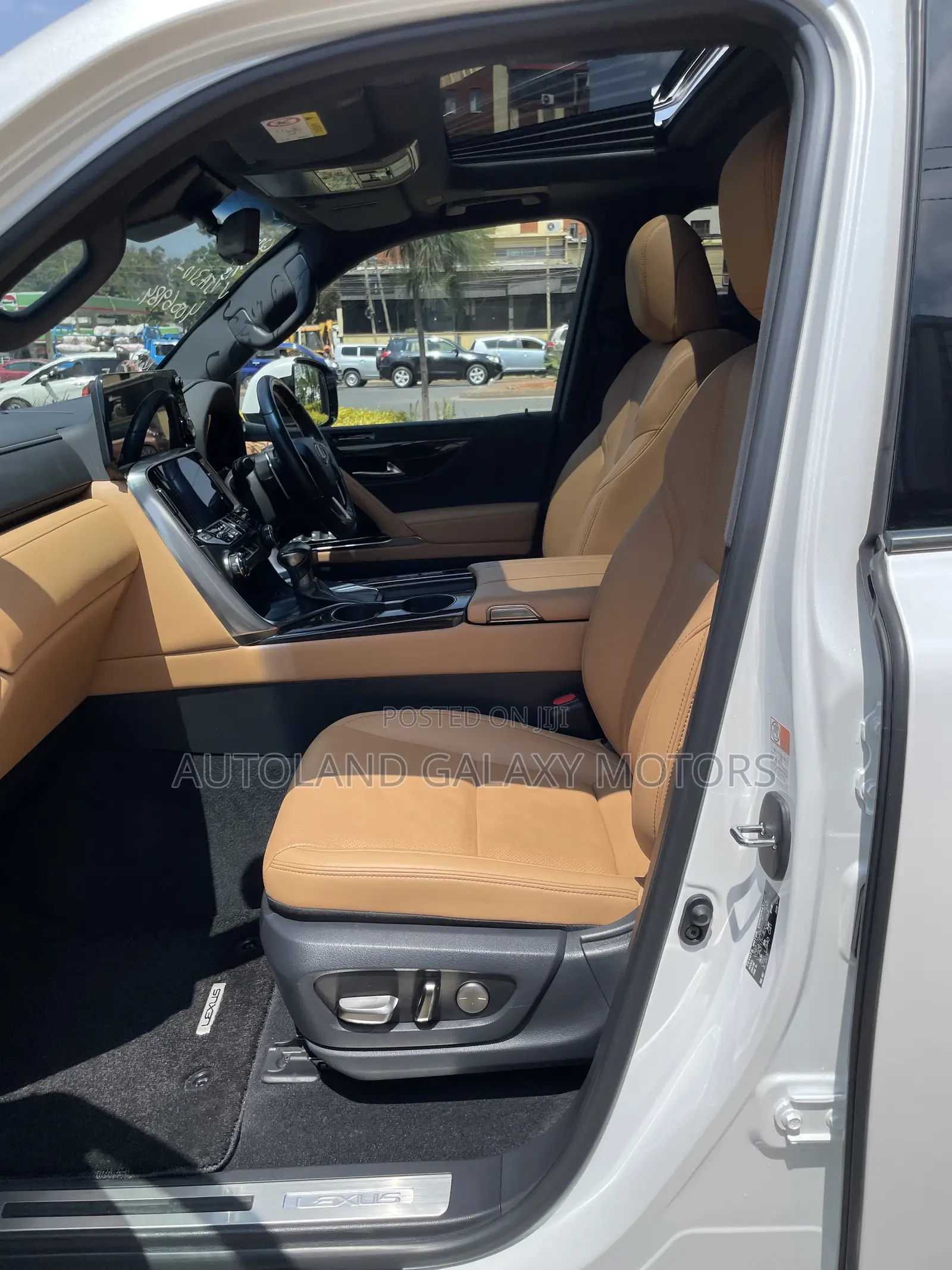 Lexus LX 600 2022 White