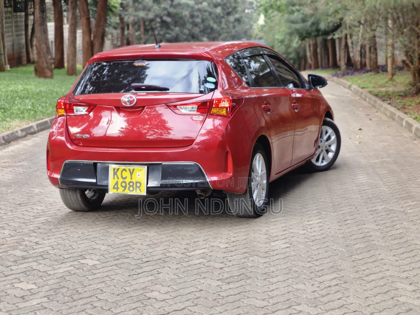 Toyota Auris 2014 Red