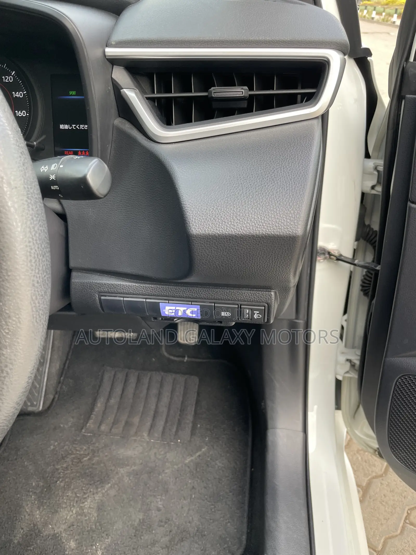 Toyota Corolla 2019 White