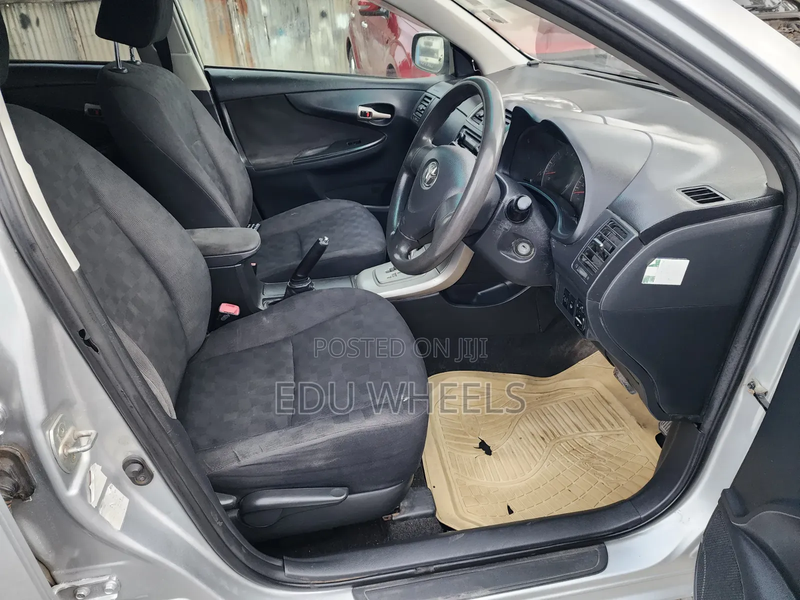 Toyota Corolla Fielder 2010 Silver