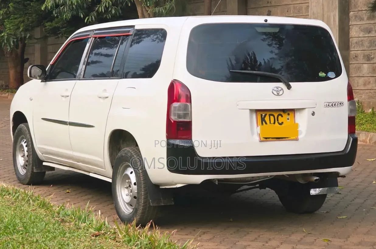 Toyota Succeed SV Premium 2014 White