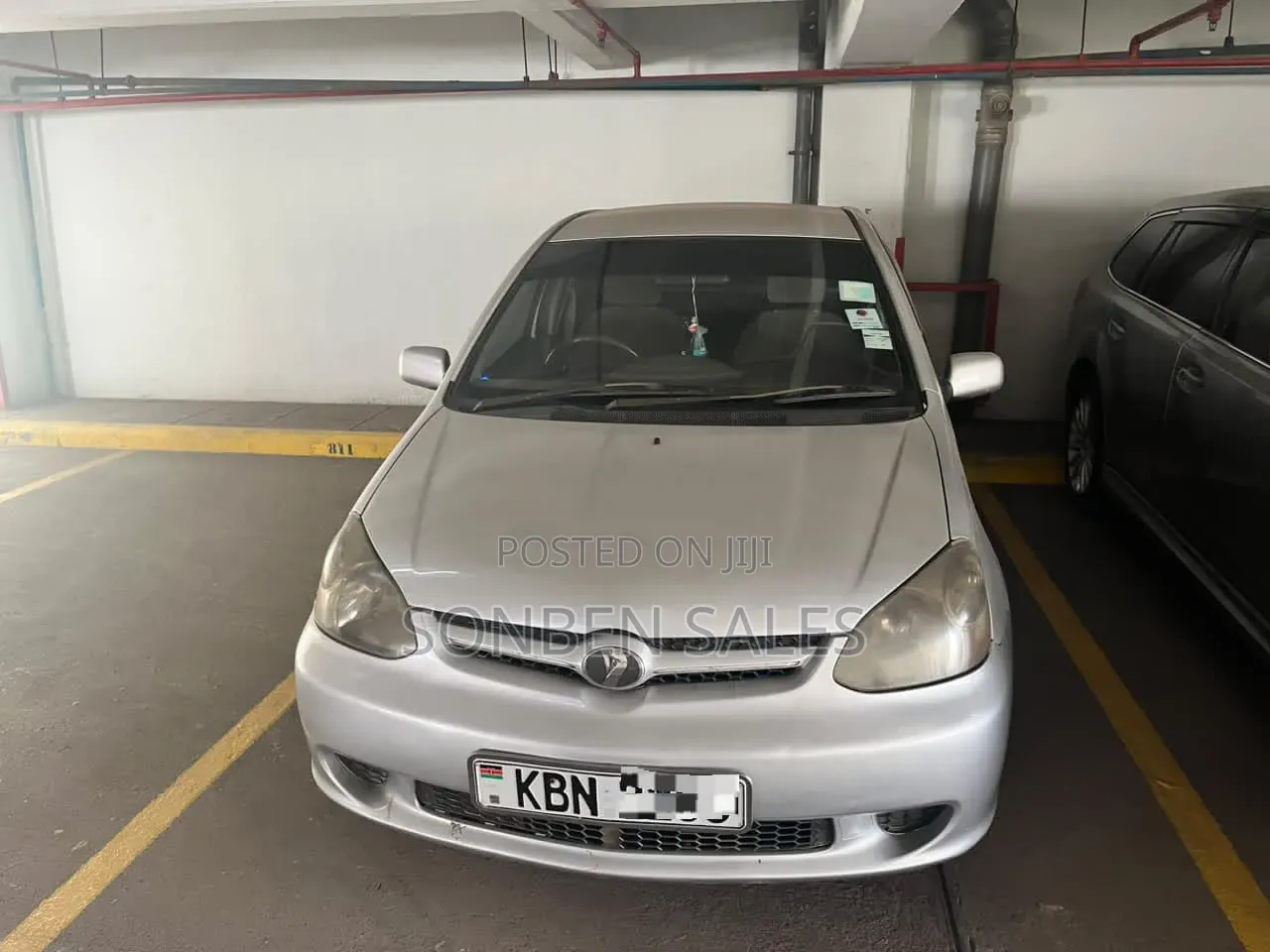 Toyota Platz 2004 Silver
