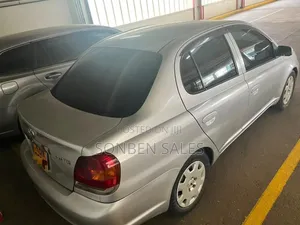 Toyota Platz 2004 Silver