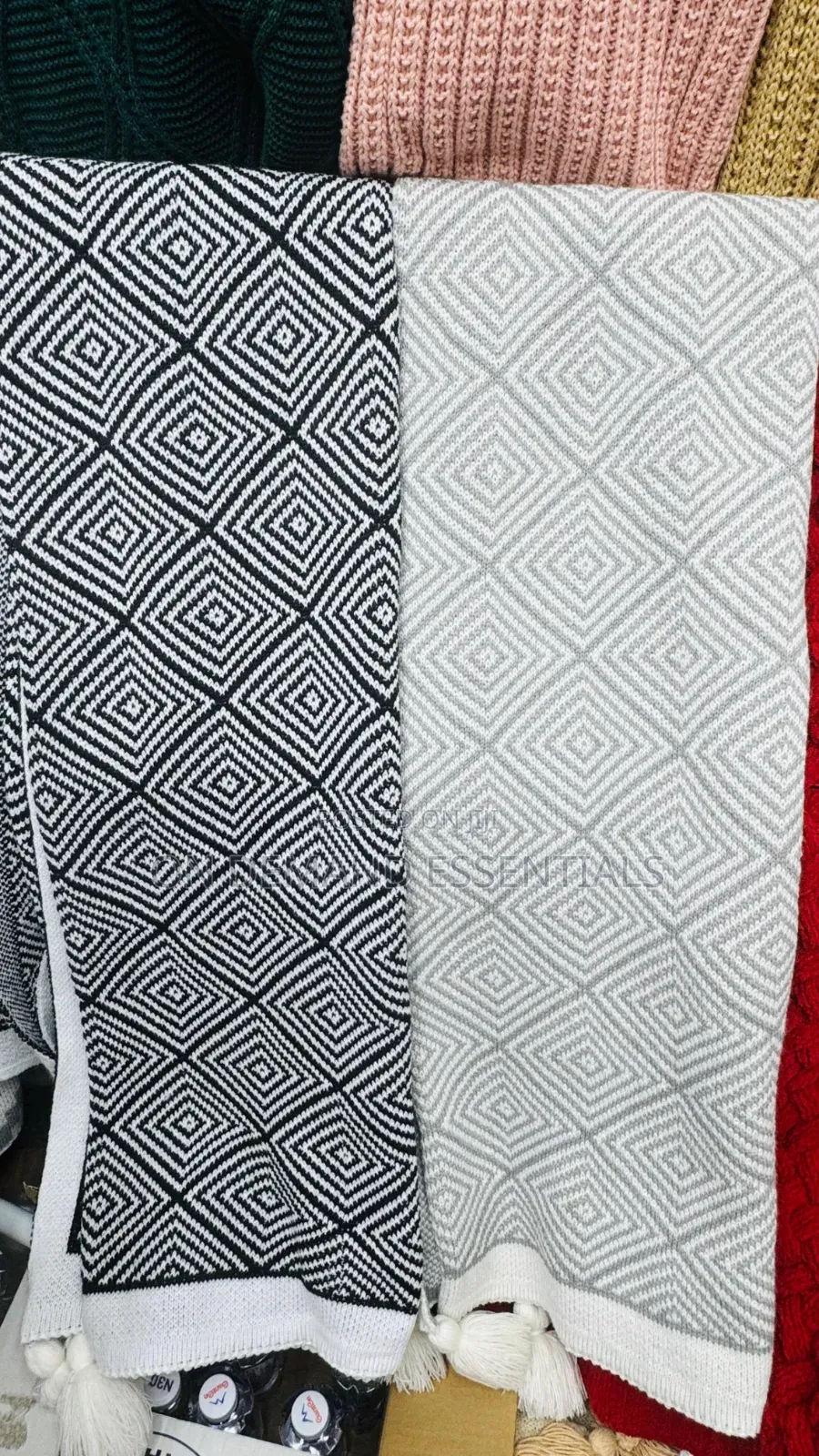 Pendant Knitted Throw Blankets