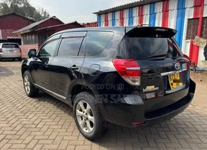 Toyota Vanguard 2011 Black