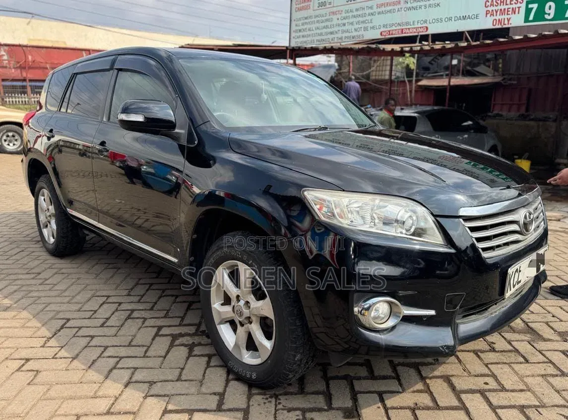 Toyota Vanguard 2011 Black
