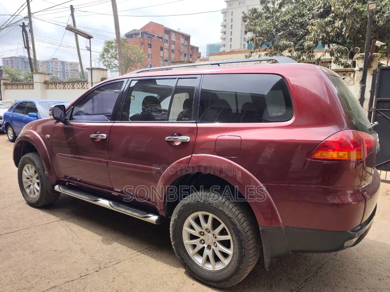 Mitsubishi Pajero Sport 2013 Red