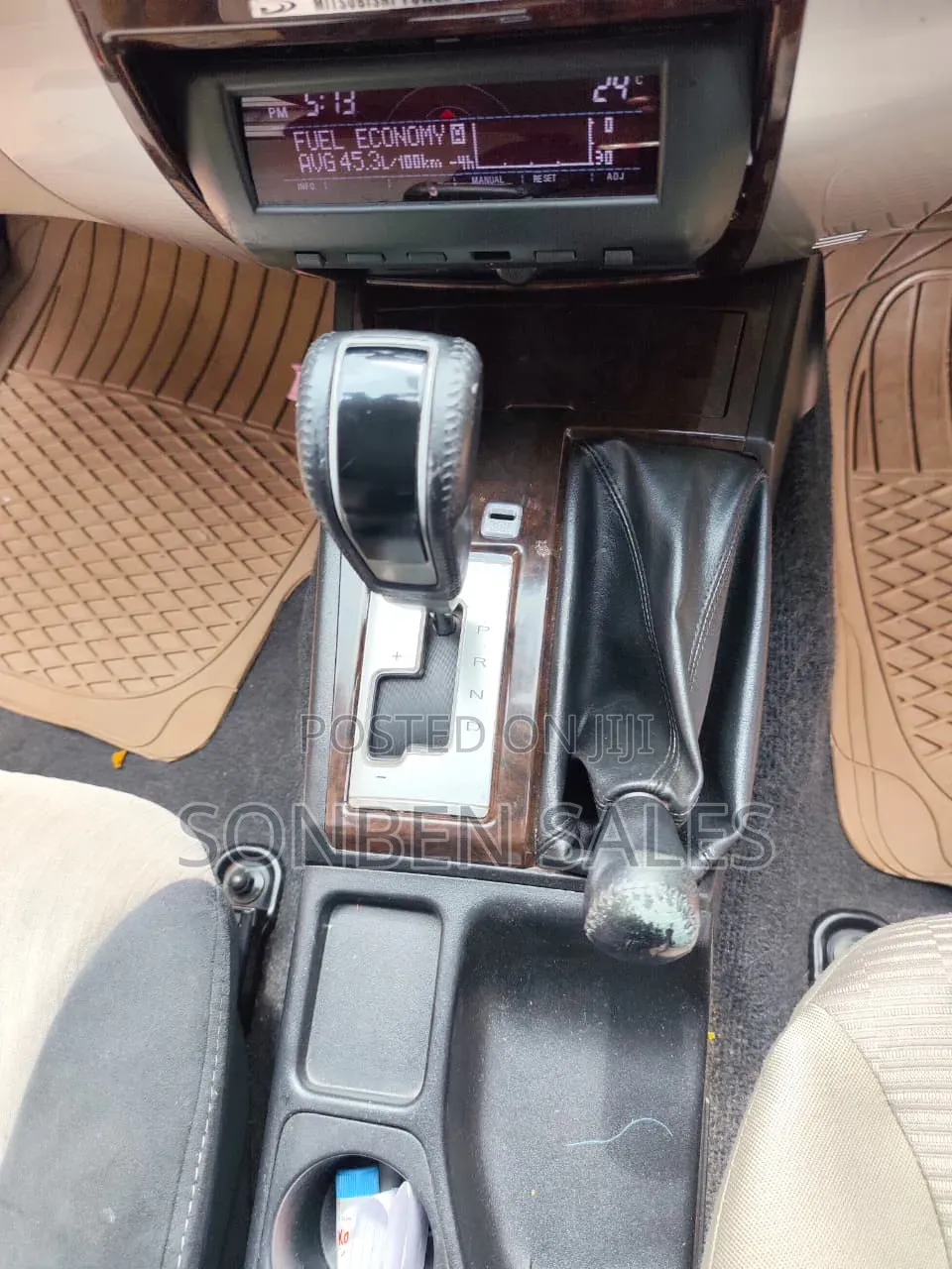 Mitsubishi Pajero Sport 2013 Red