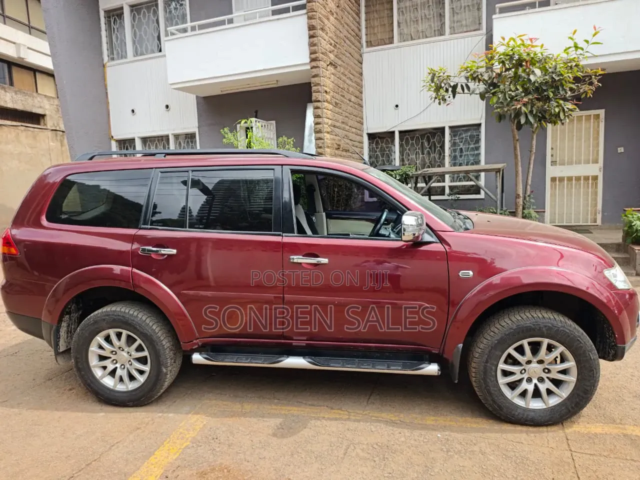 Mitsubishi Pajero Sport 2013 Red