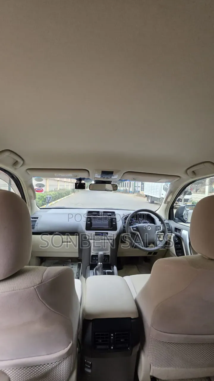Toyota Land Cruiser Prado 2.8 2019 Gray