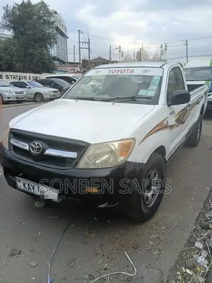 Toyota Hilux 2.5 Cab 2005 White