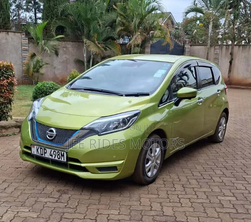 Nissan Note 2017 Green