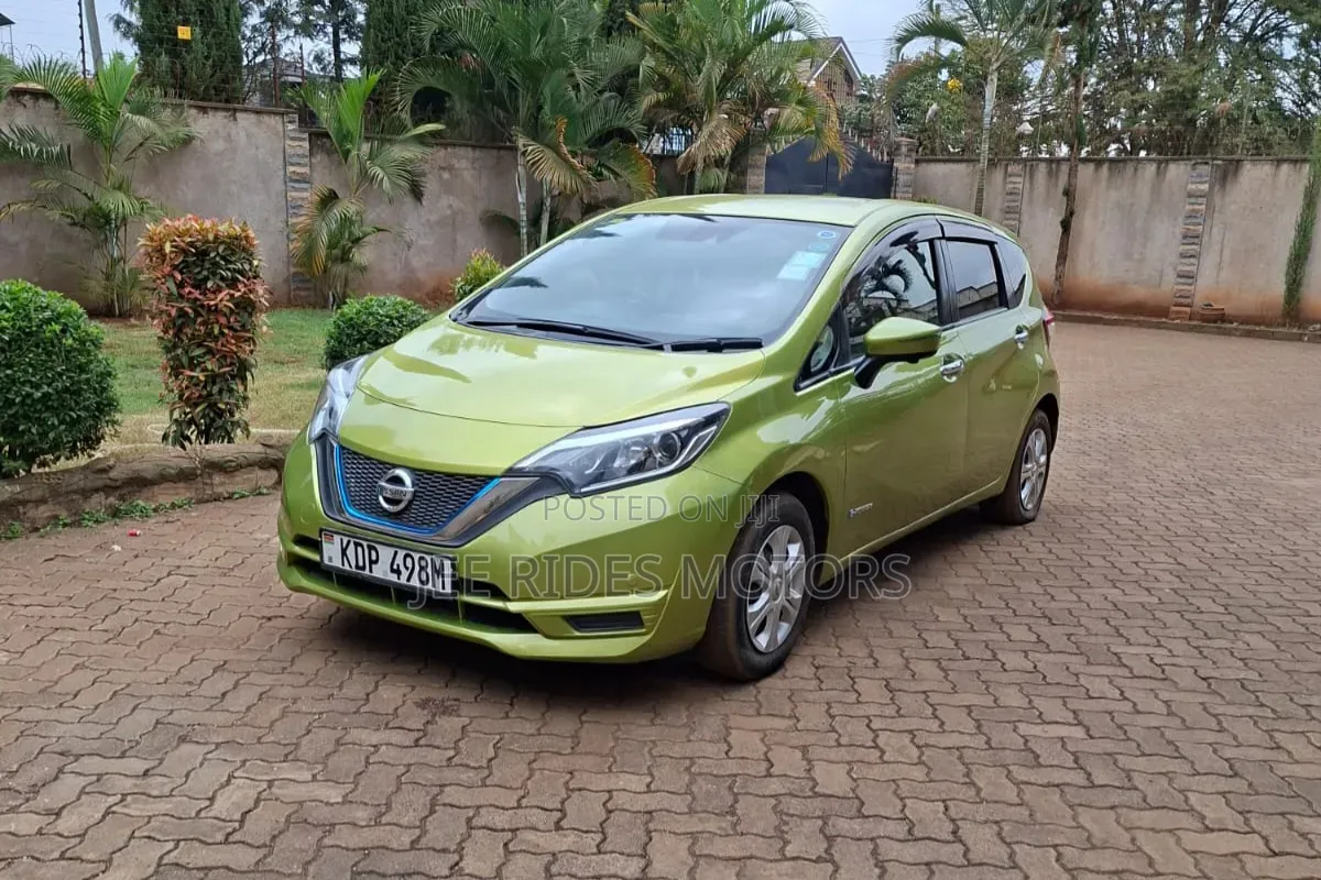 Nissan Note 2017 Green