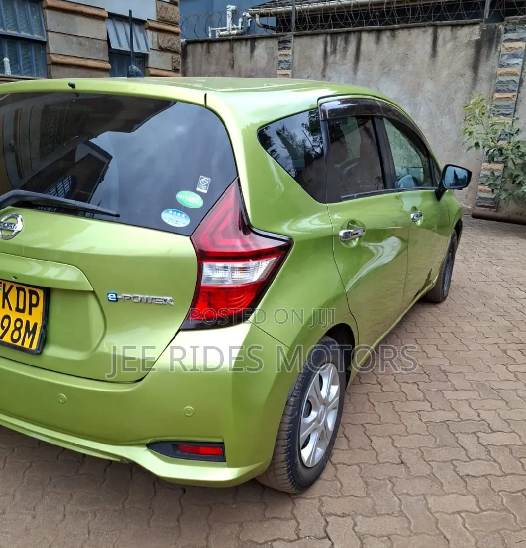 Nissan Note 2017 Green