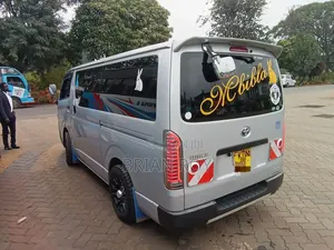 Toyota HiAce 2016 Silver