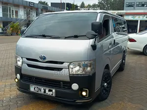 Toyota HiAce 2016 Silver