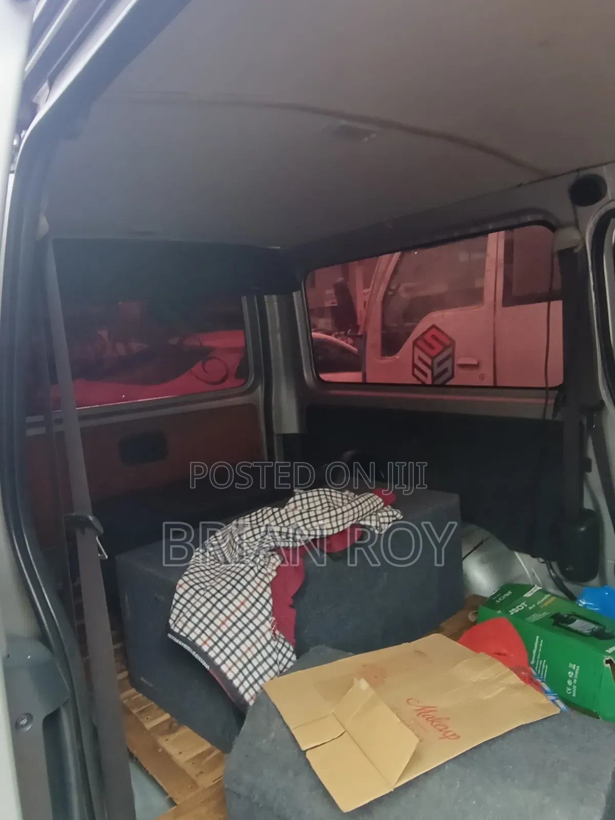 Toyota HiAce 2016 Silver