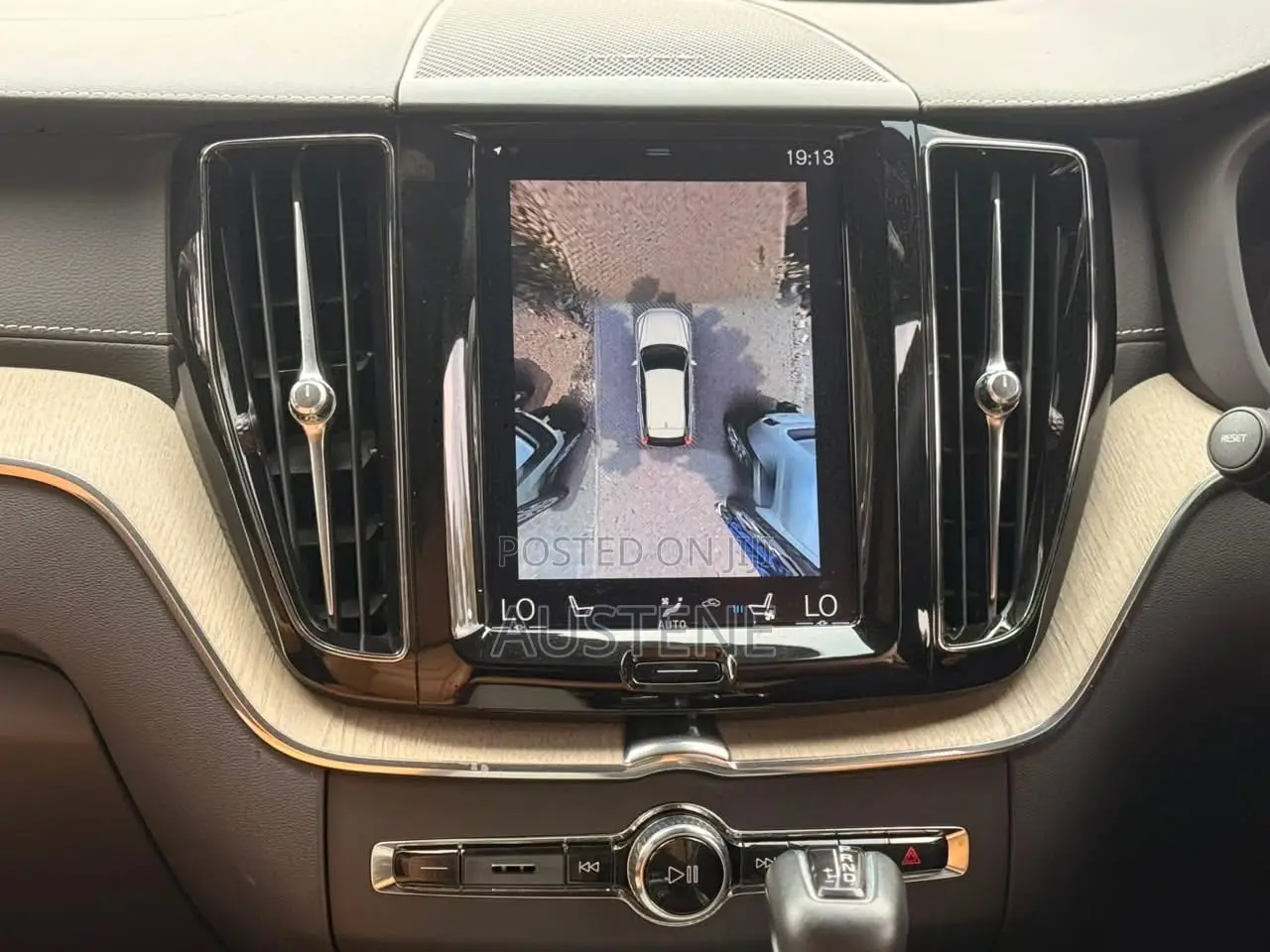 Volvo XC60 2019 Brown