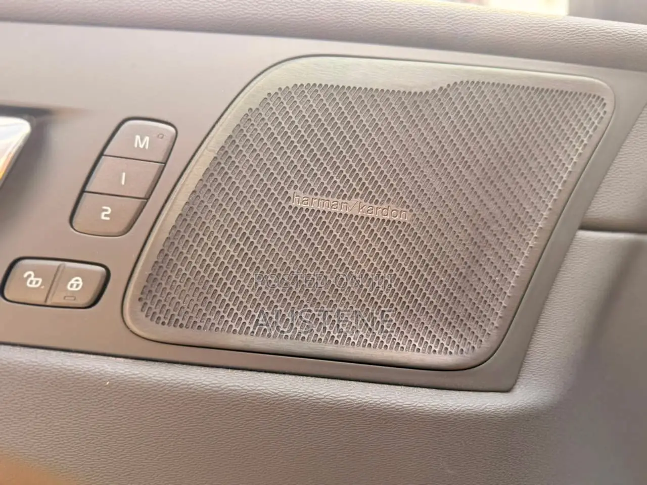 Volvo XC60 2019 Brown