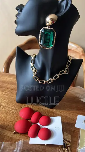 Emerald Green Earings
