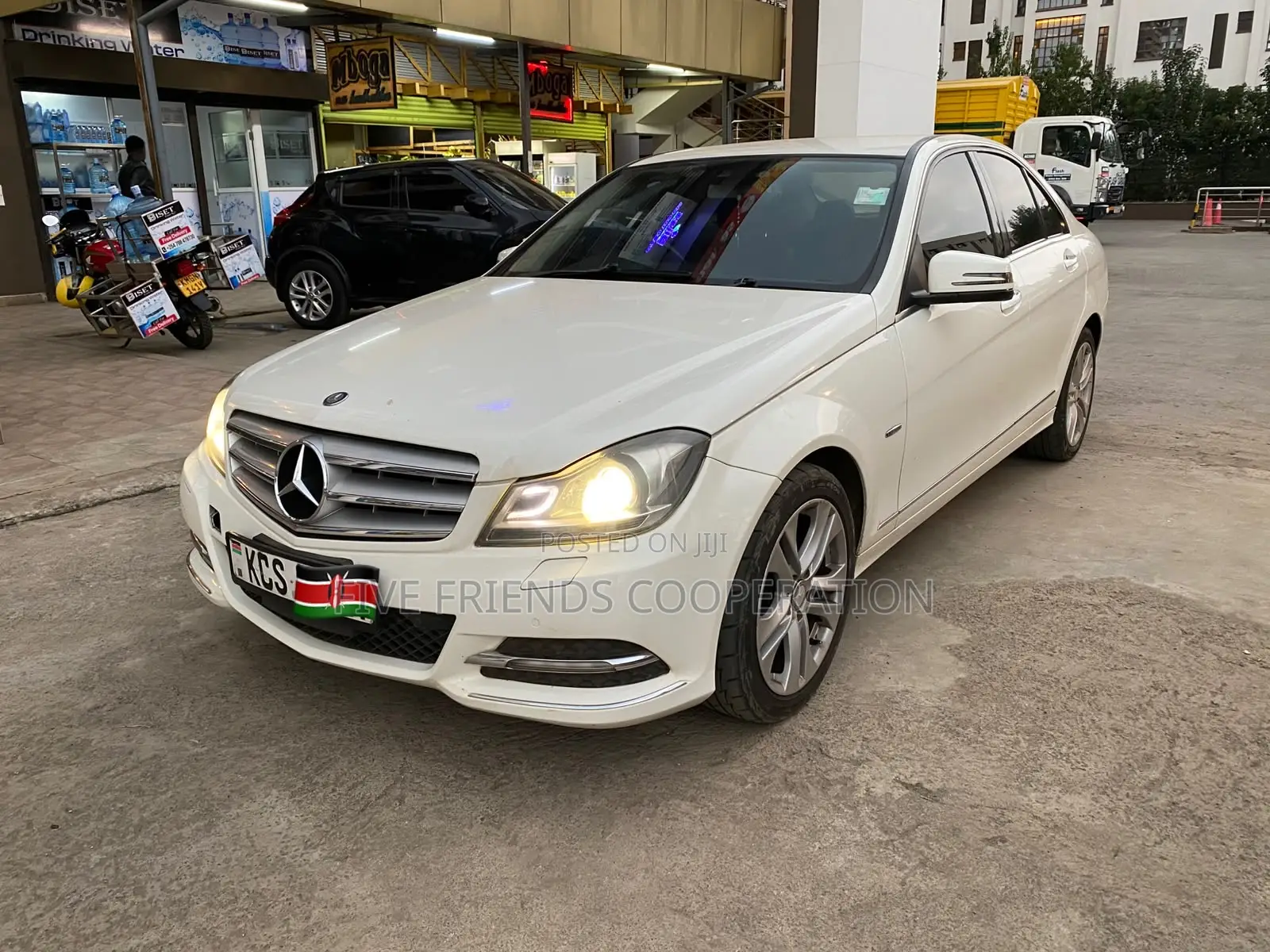 Mercedes-Benz C200 2011 Pearl