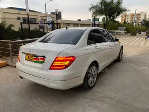 Mercedes-Benz C200 2011 Pearl