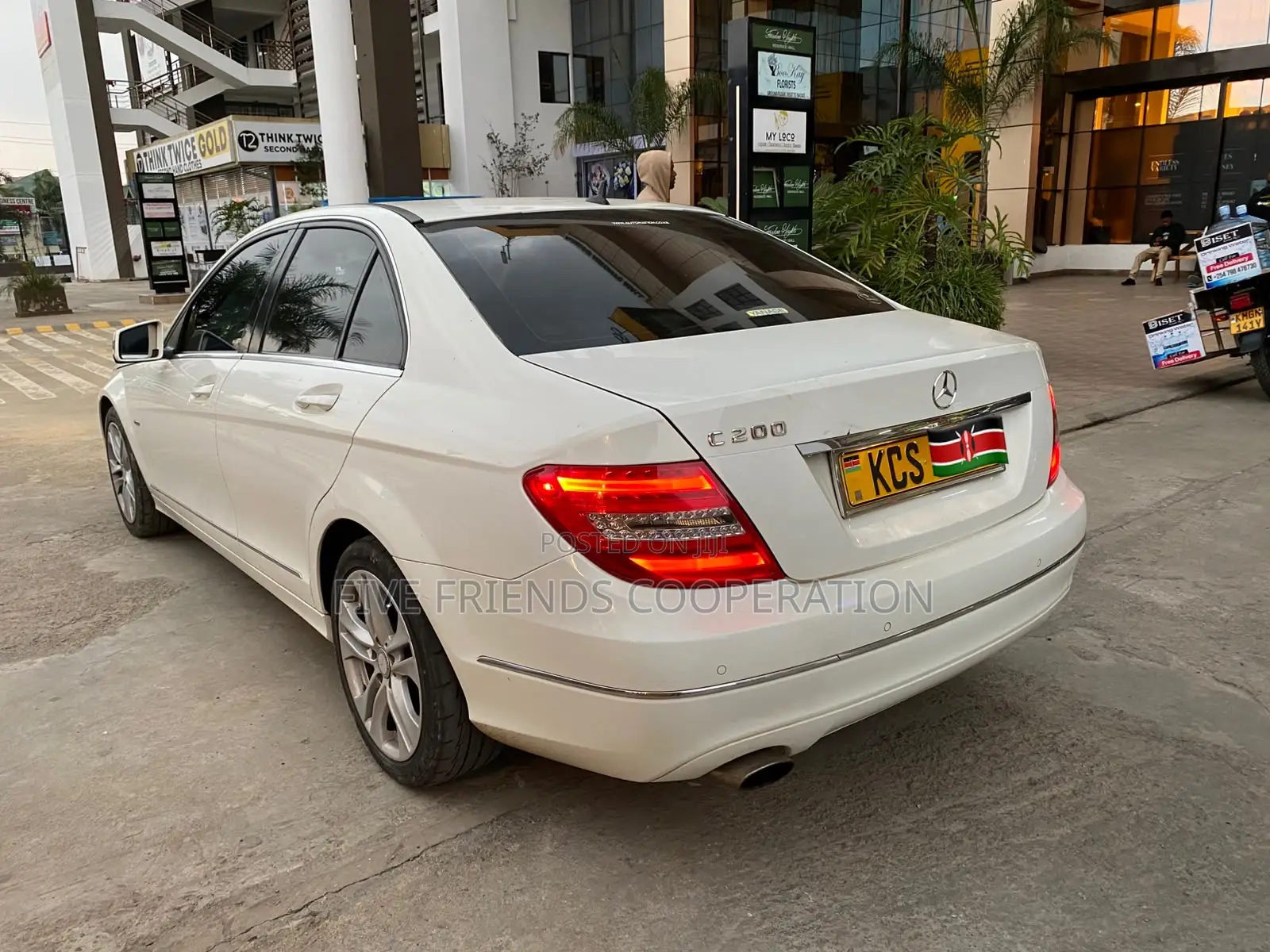 Mercedes-Benz C200 2011 Pearl