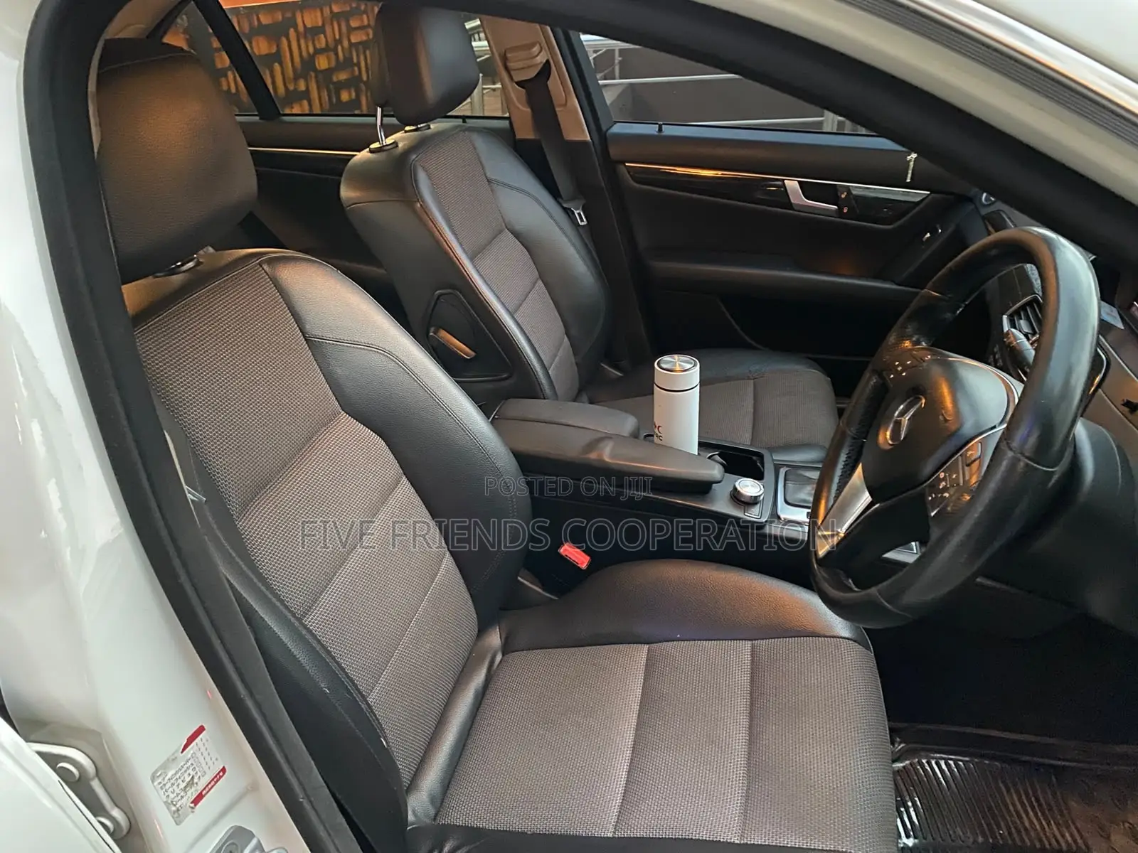 Mercedes-Benz C200 2011 Pearl