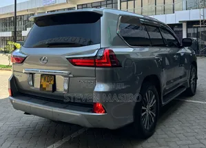 Lexus LX 570 AWD 2016 Silver