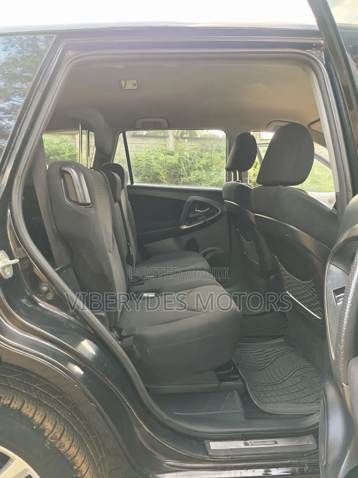 Toyota Vanguard 2010 Black