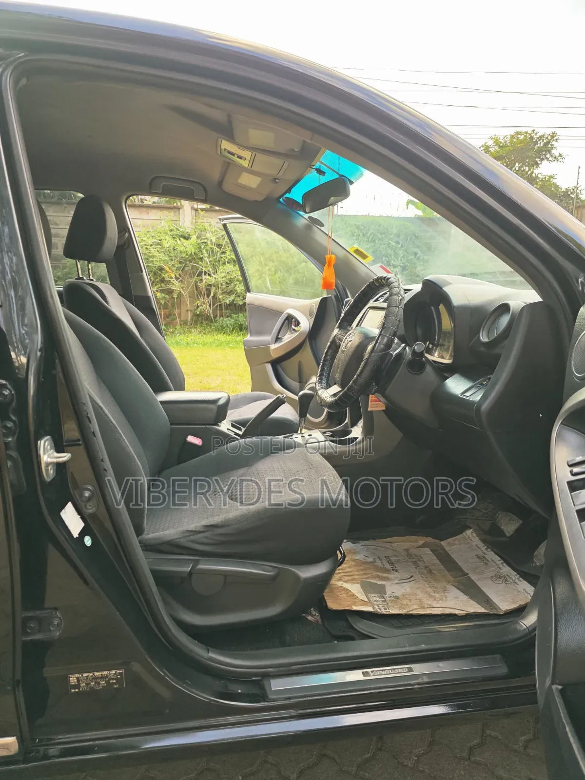 Toyota Vanguard 2010 Black