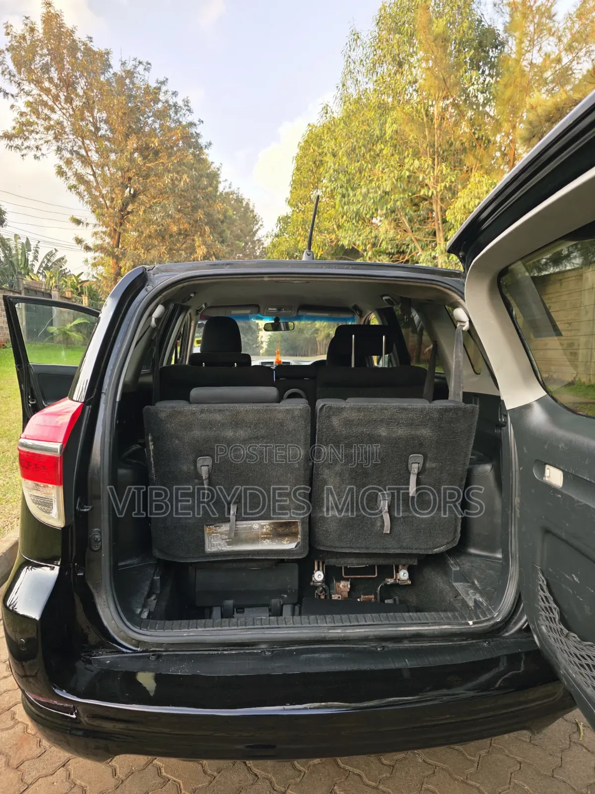 Toyota Vanguard 2010 Black