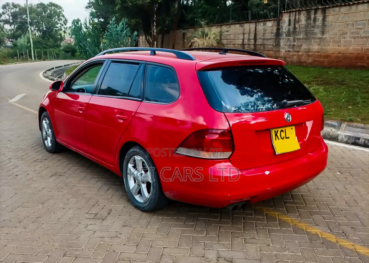 Volkswagen Golf Variant 2011 Red