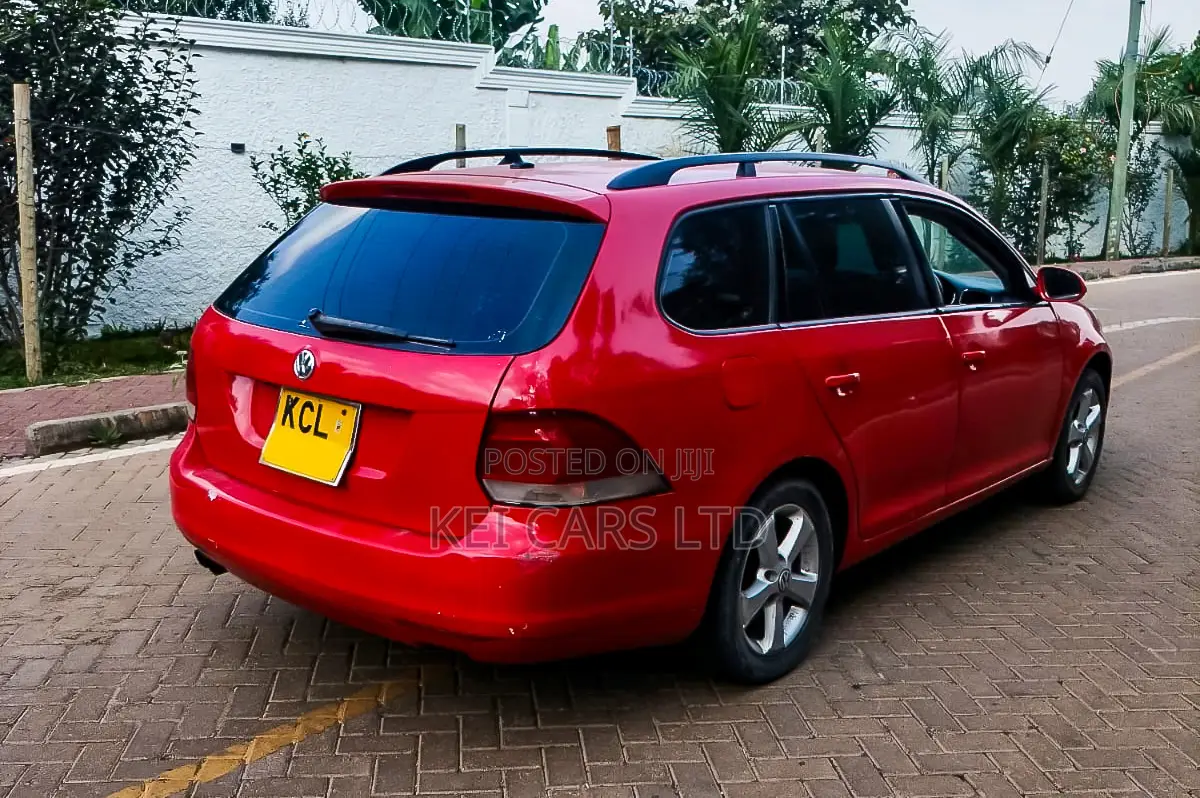 Volkswagen Golf Variant 2011 Red