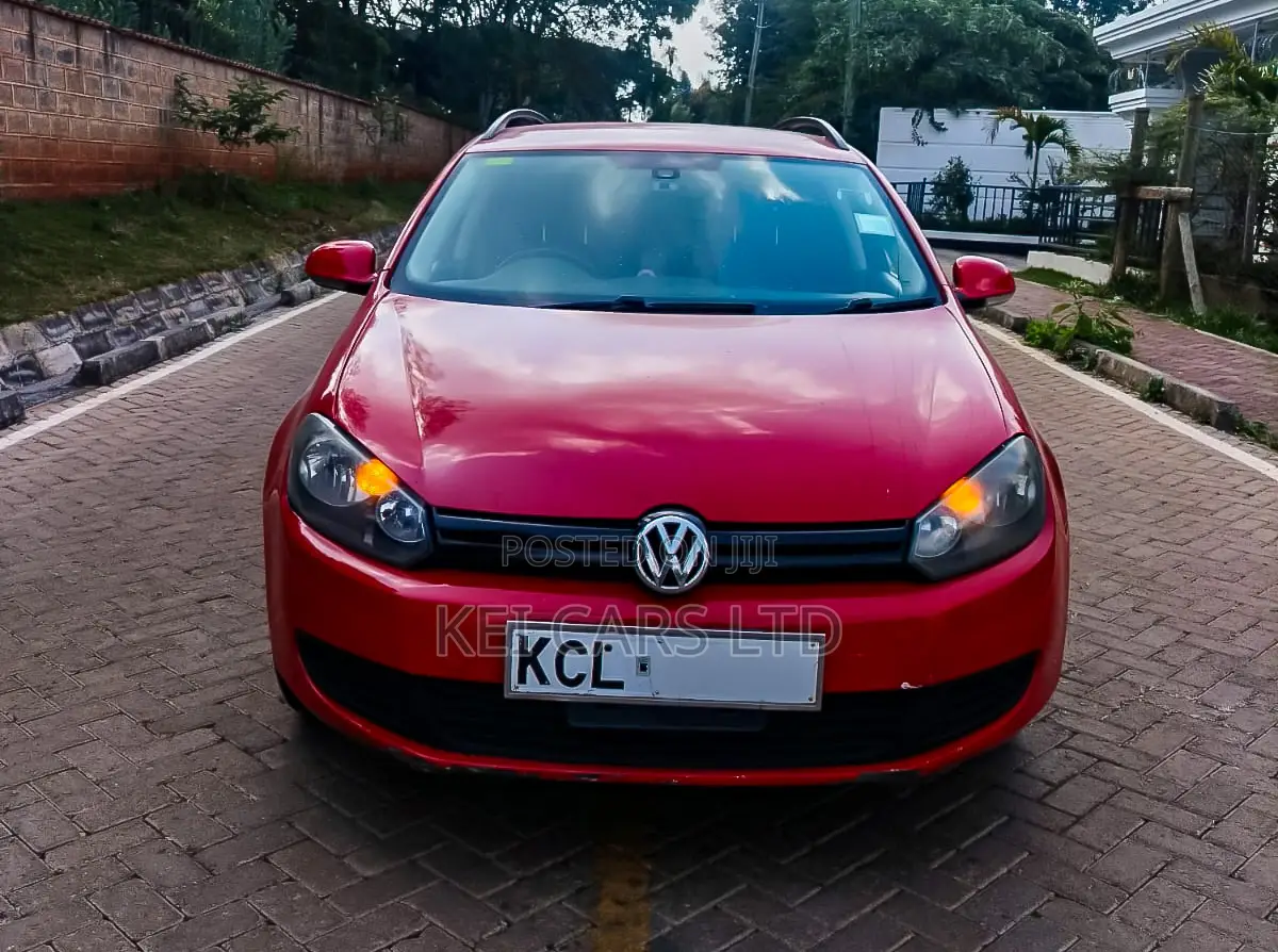 Volkswagen Golf Variant 2011 Red