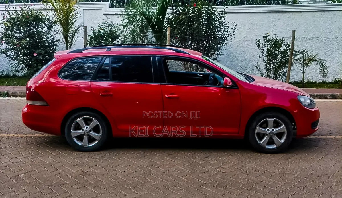 Volkswagen Golf Variant 2011 Red