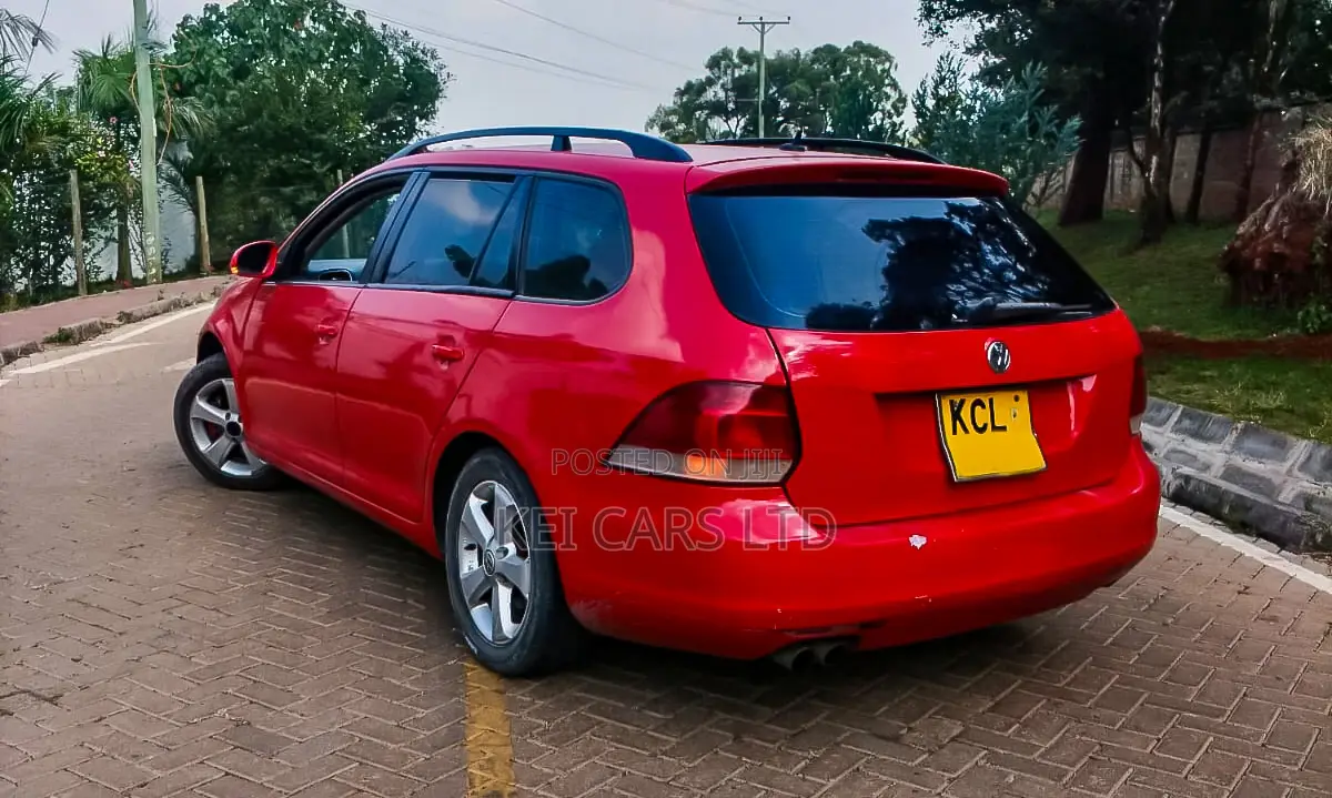 Volkswagen Golf Variant 2011 Red