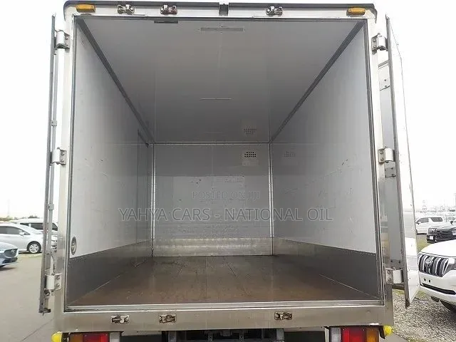 Isuzu Elf Box Body