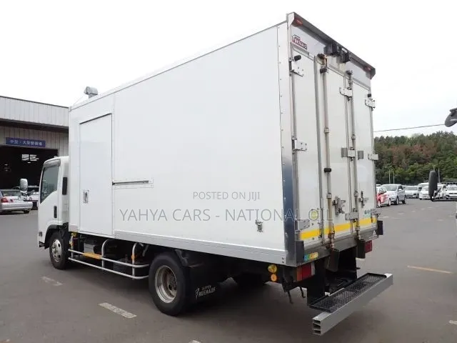 Isuzu Elf Refregirated