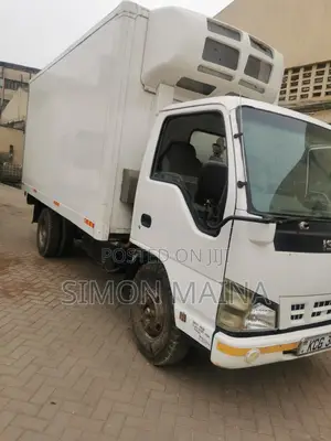 Isuzu NKR 2016